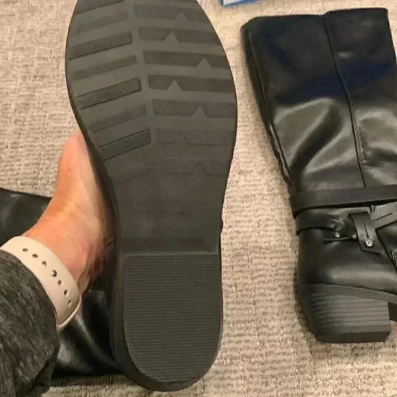 Easy Street Anissa Boot - Black - Picture 7 of 7